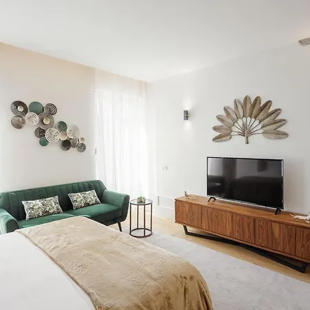 The Downtown Charming