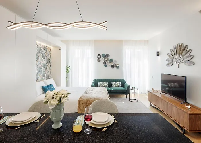 The Downtown Charming Порту